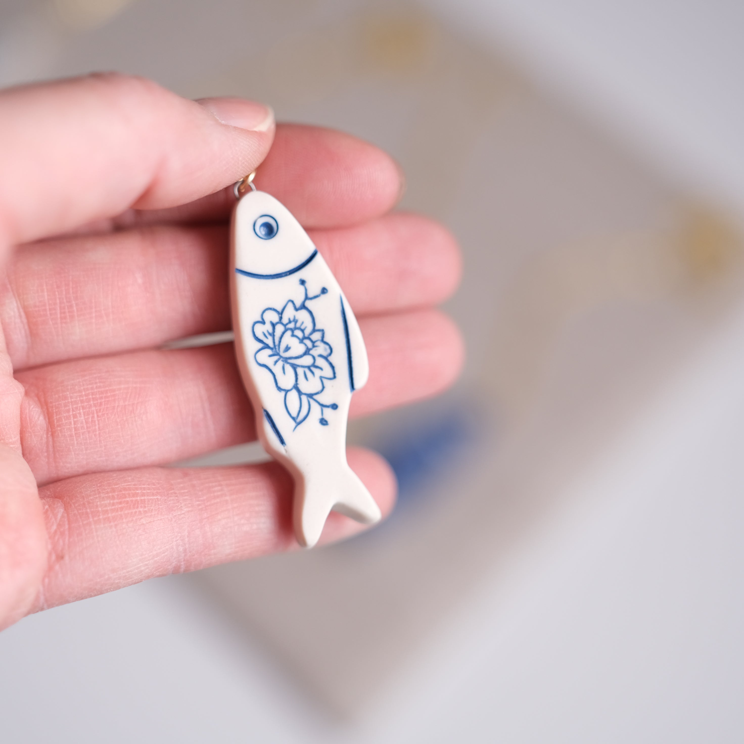 Porcelain Sardine Fish Necklace Fishbone / Navy