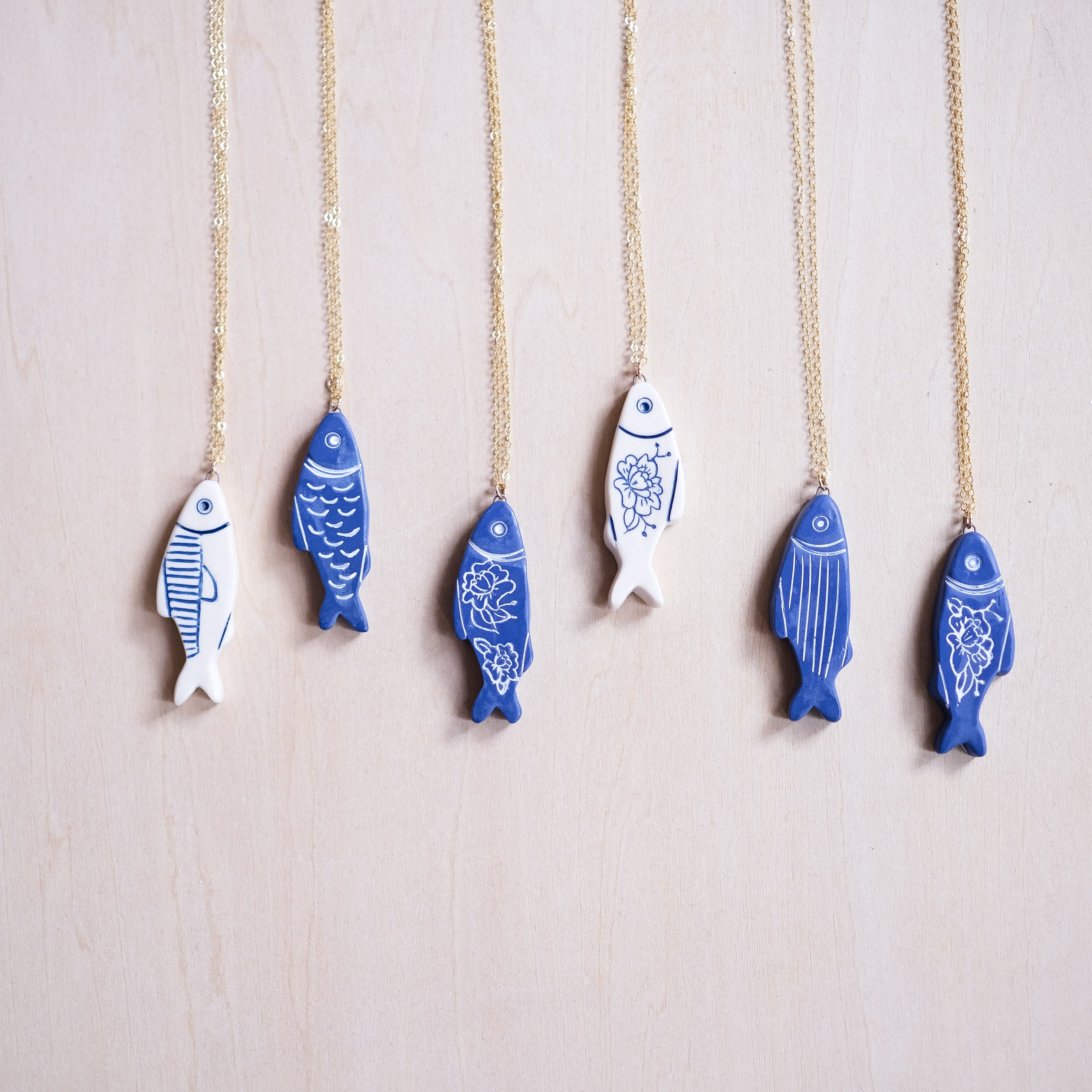 Porcelain Sardine Fish Necklace Fishbone / Navy