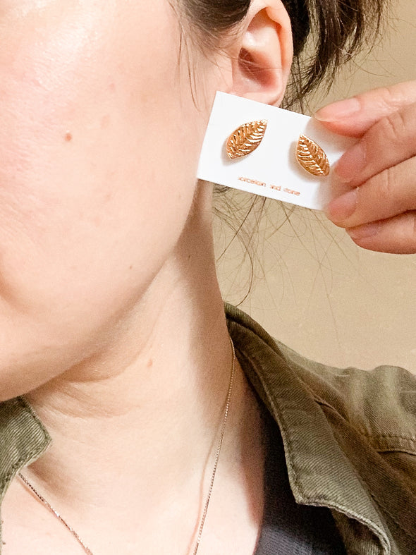 Leaf Earrings - Gold